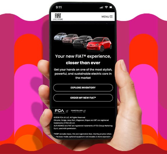 Un smartphone exhibiendo una página de la aplicación Fiat Live Store.